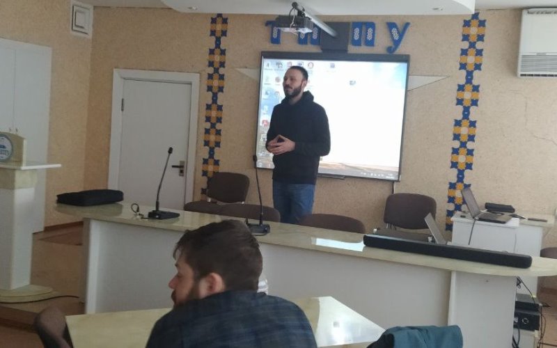 Тарас Сіткар - спікер тренінгу для студентів Української академії лідерства 